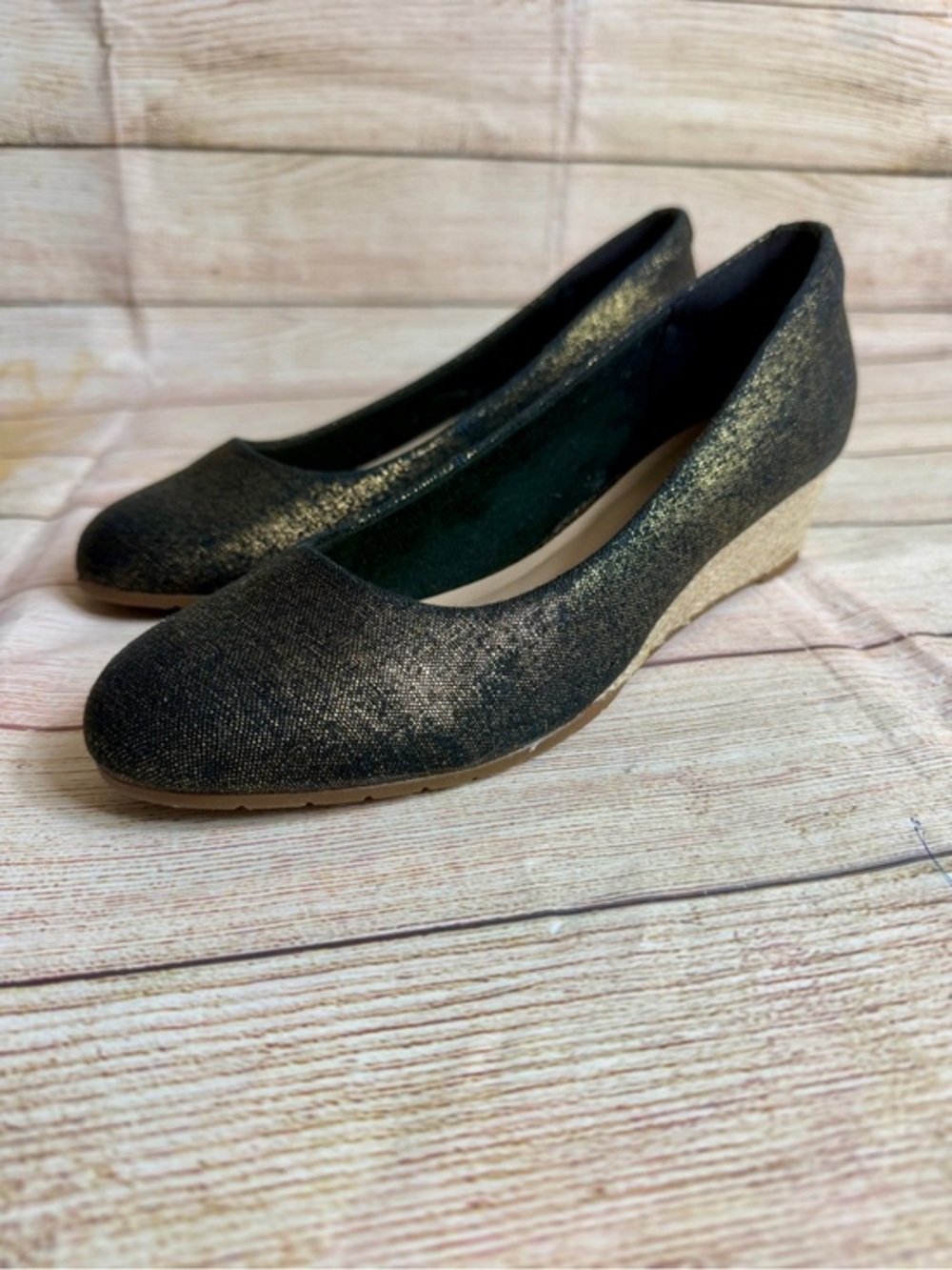 Clarks Mallory Luna wedge shoes in a black metallic size 7.5